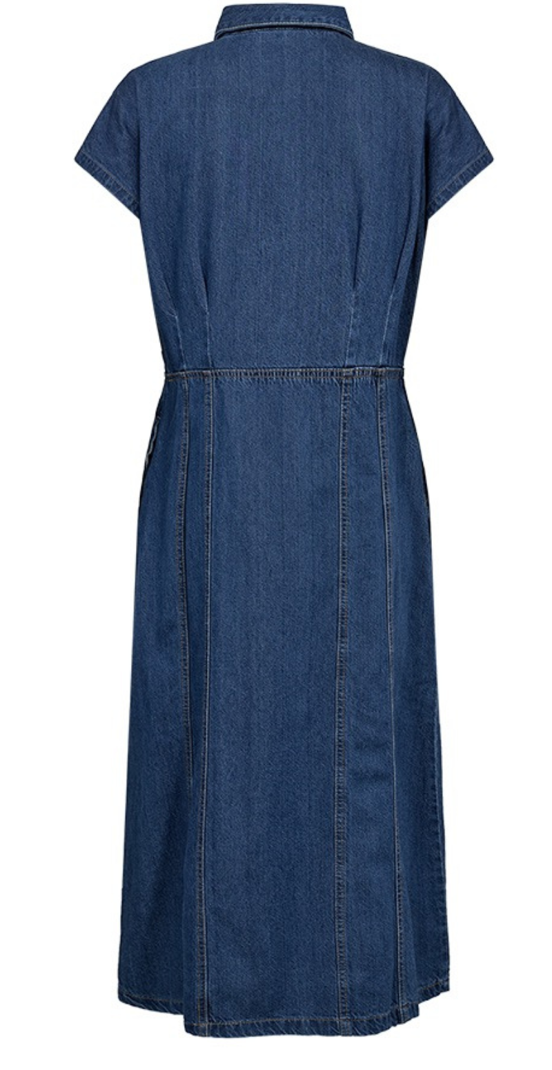 Alia gennemknappet kjole med lommer medium blue denim Freequent