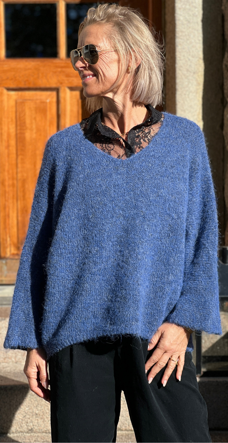 Magda meleret strik med v-hals jeans LikeLondon