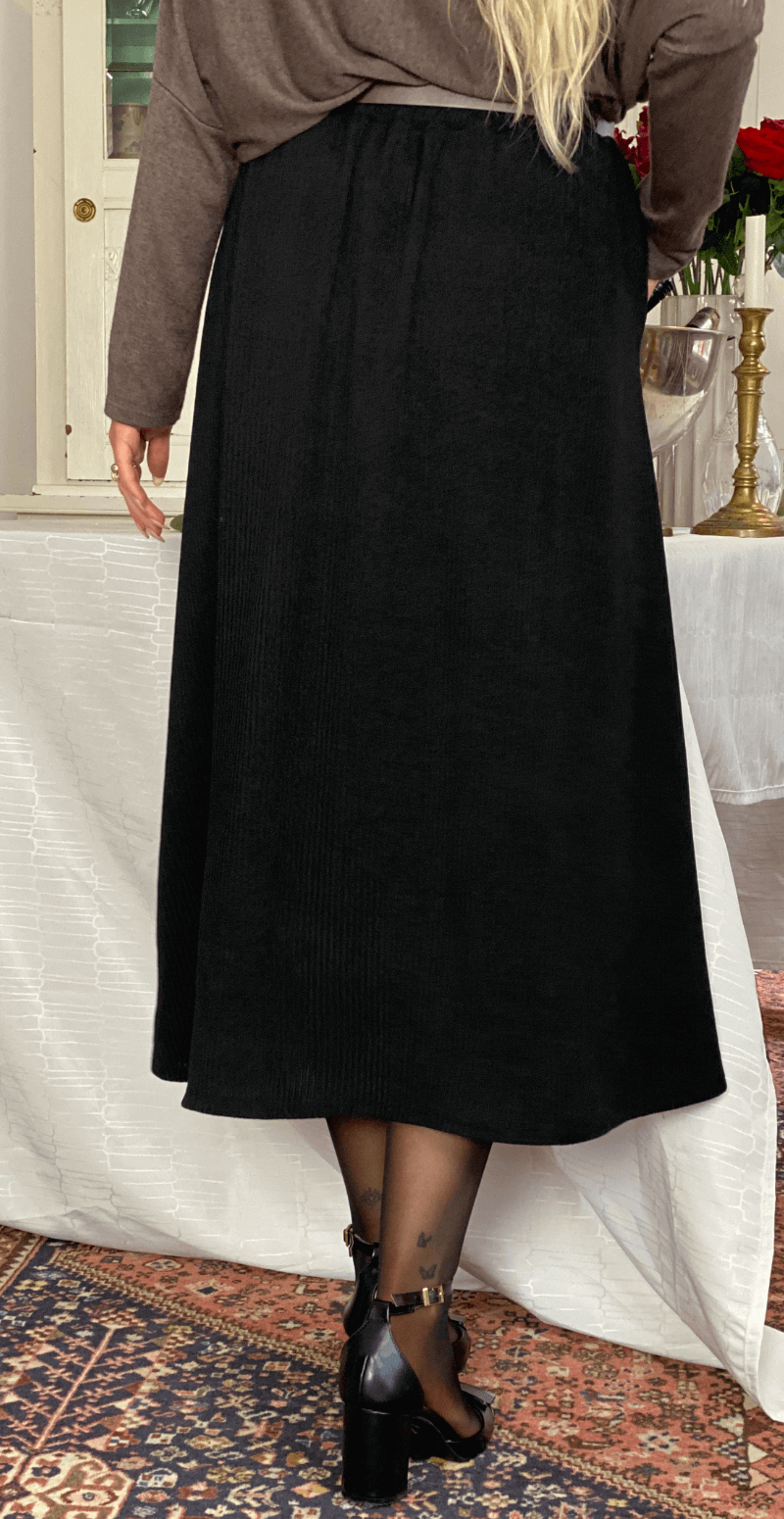 Ivy fløjlsnederdel med bælte og lommer sort LikeLondon