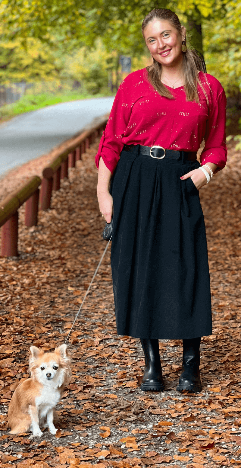 Florina bluse med V-hals og similisten rød LikeLondon