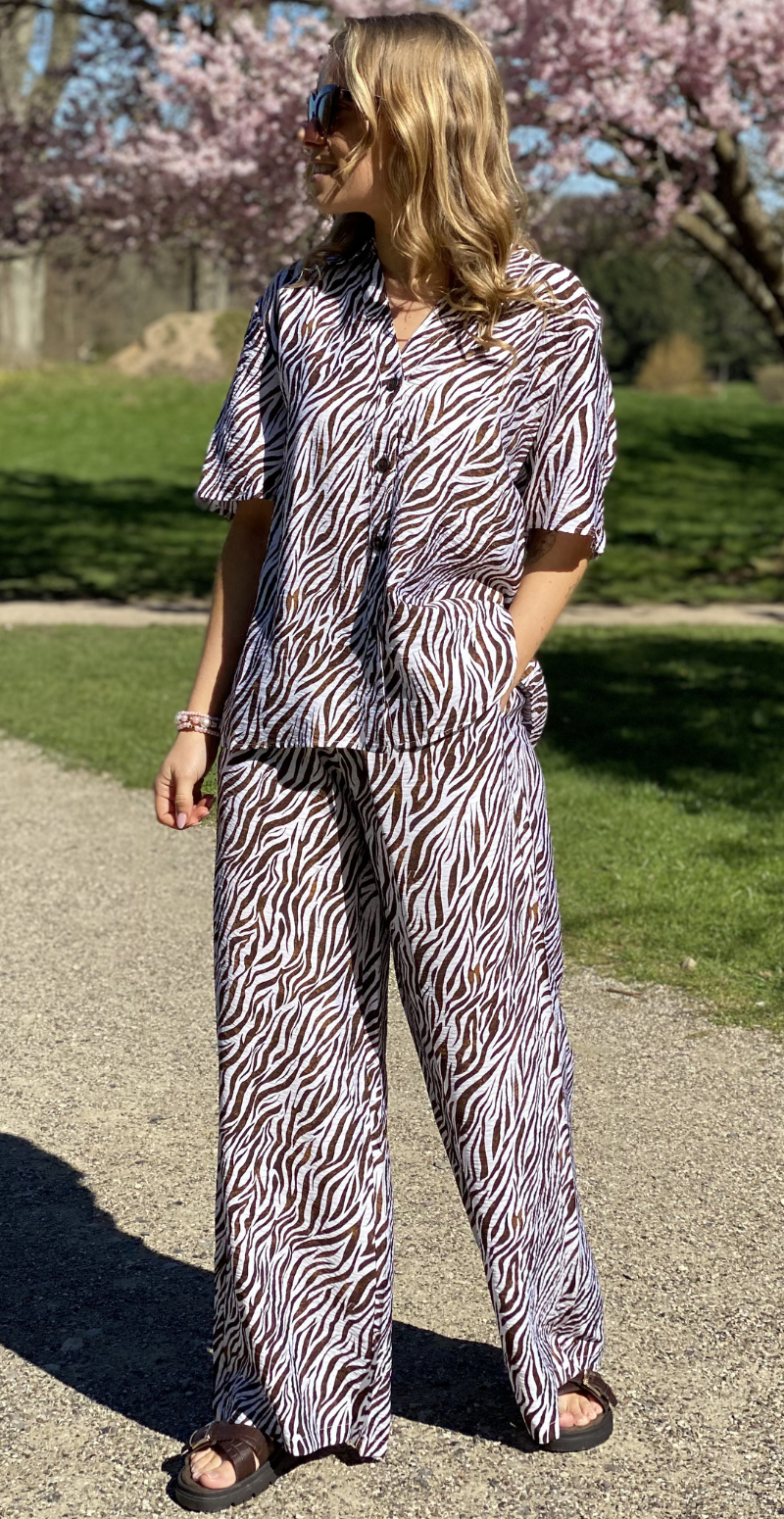 Mele bluse med zebraprint brilliant white w. coffee bean Freequent