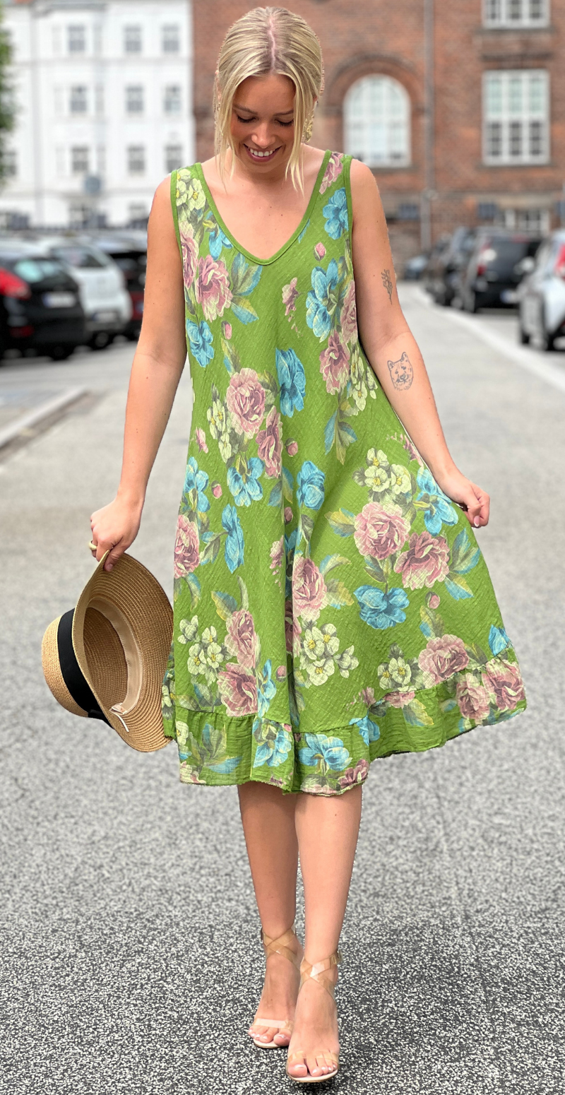 Iben kjole med blomsterprint og peplum grøn LikeLondon