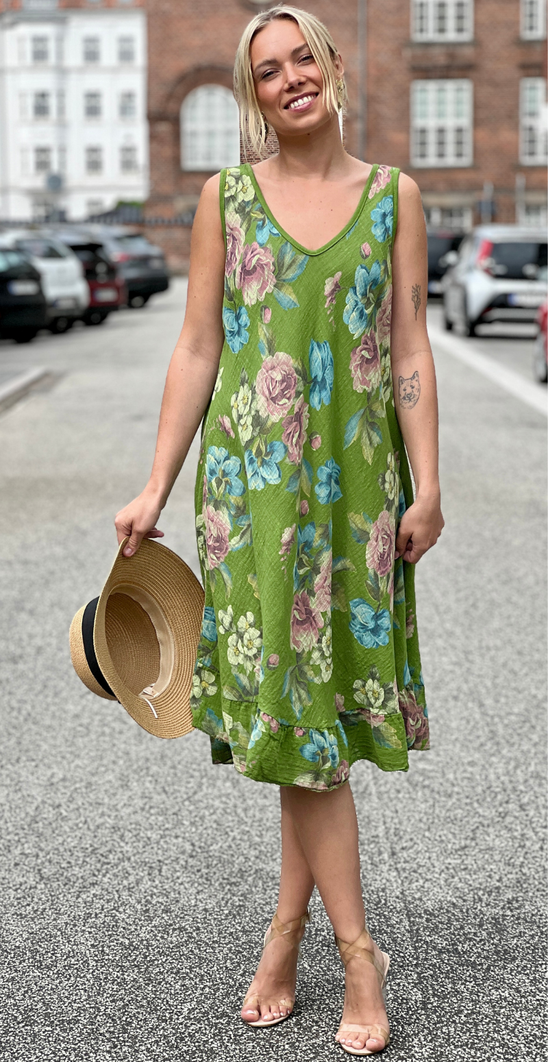 Iben kjole med blomsterprint og peplum grøn LikeLondon