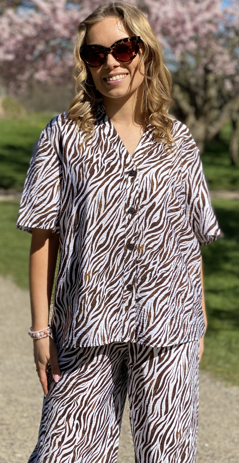 Mele bluse med zebraprint brilliant white w. coffee bean Freequent
