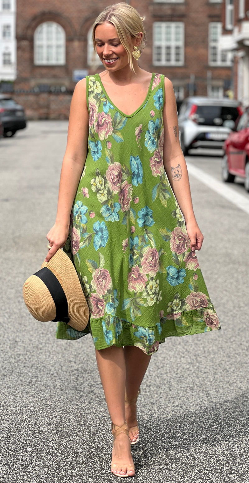 Iben kjole med blomsterprint og peplum grøn LikeLondon