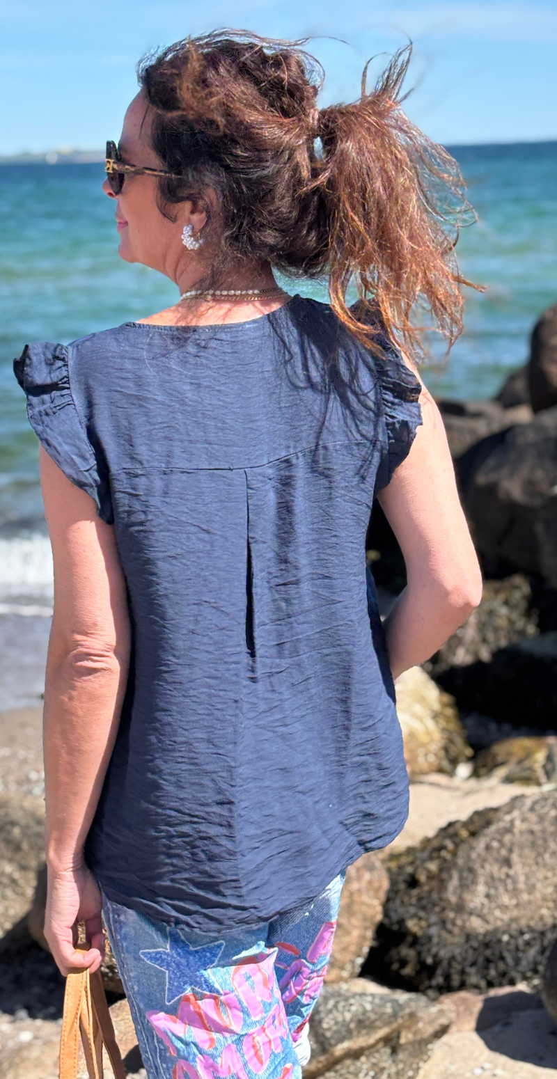 Lotus bluse med flæse detaljer navy LikeLondon
