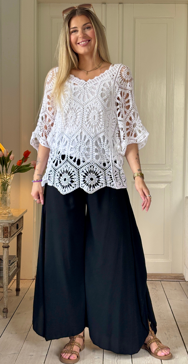 Talia bukser med vidde og slidser i benene sort LikeLondon