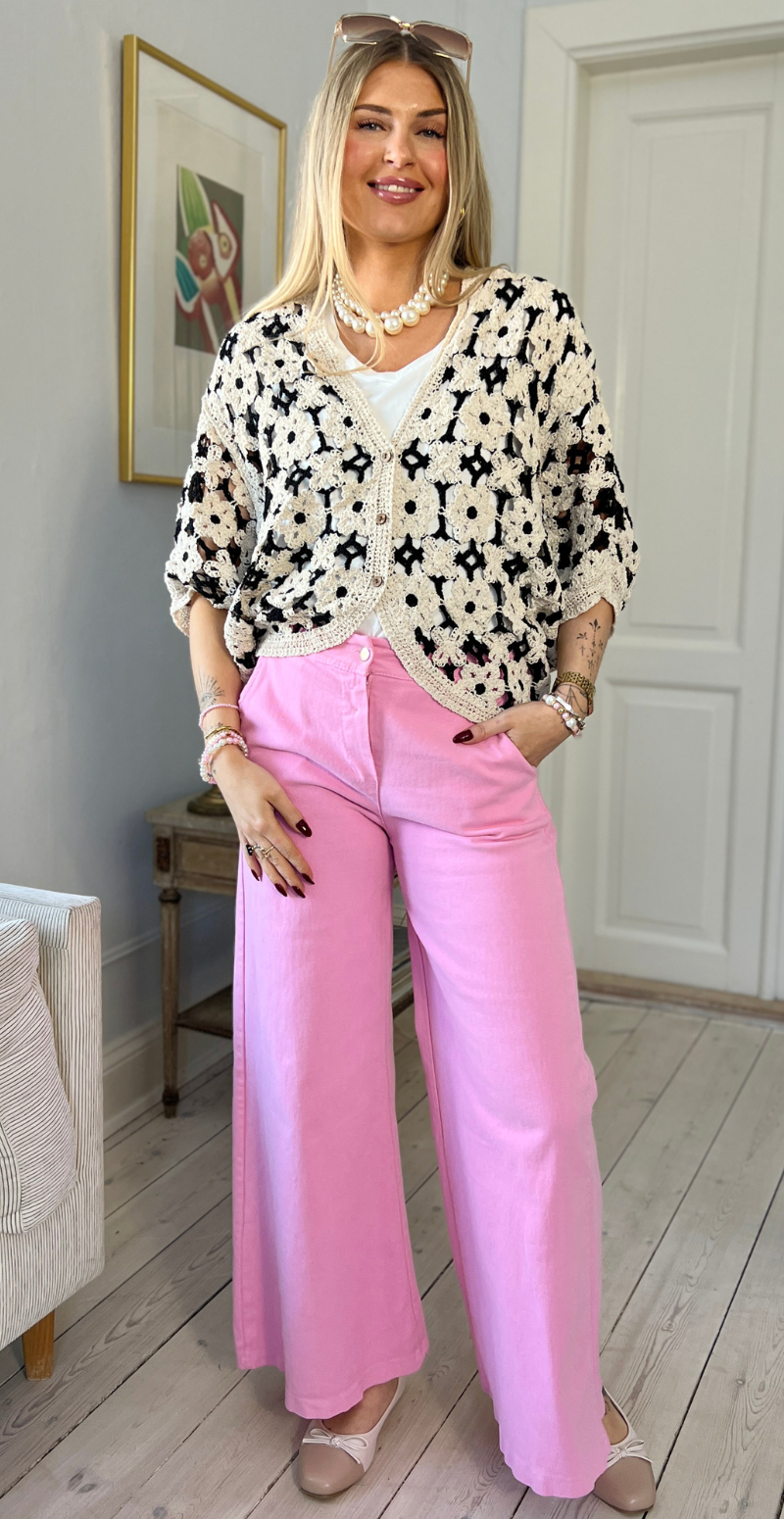 Sama kort cardigan i crochet sort/beige LikeLondon