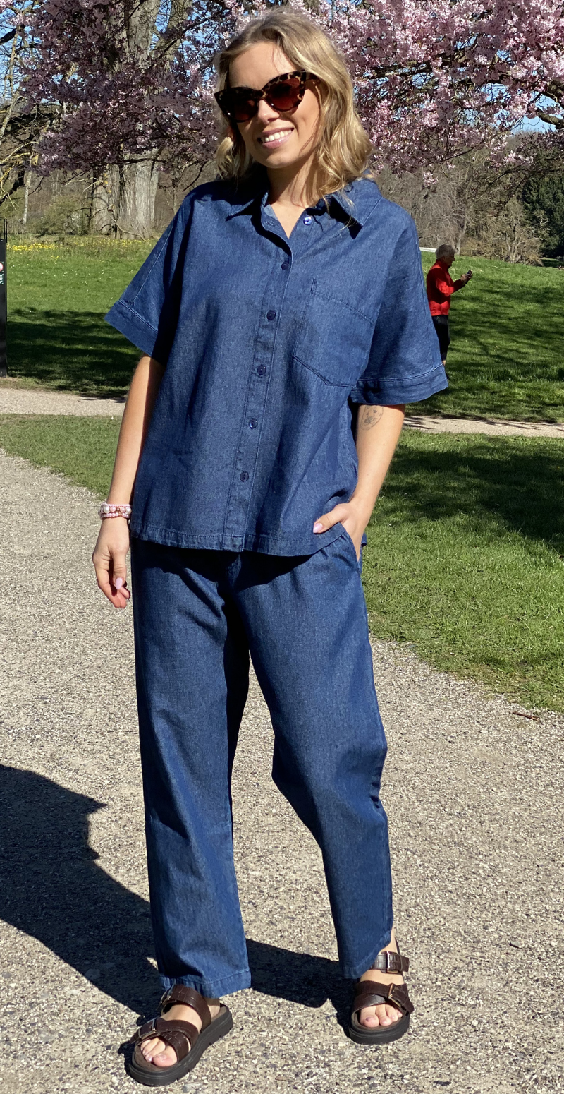 Esronda denimbluse med lomme dark blue denim Freequent