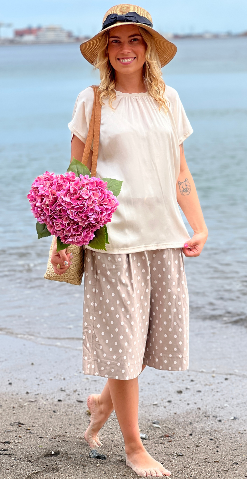 Marion bluse i silk-look beige LikeLondon