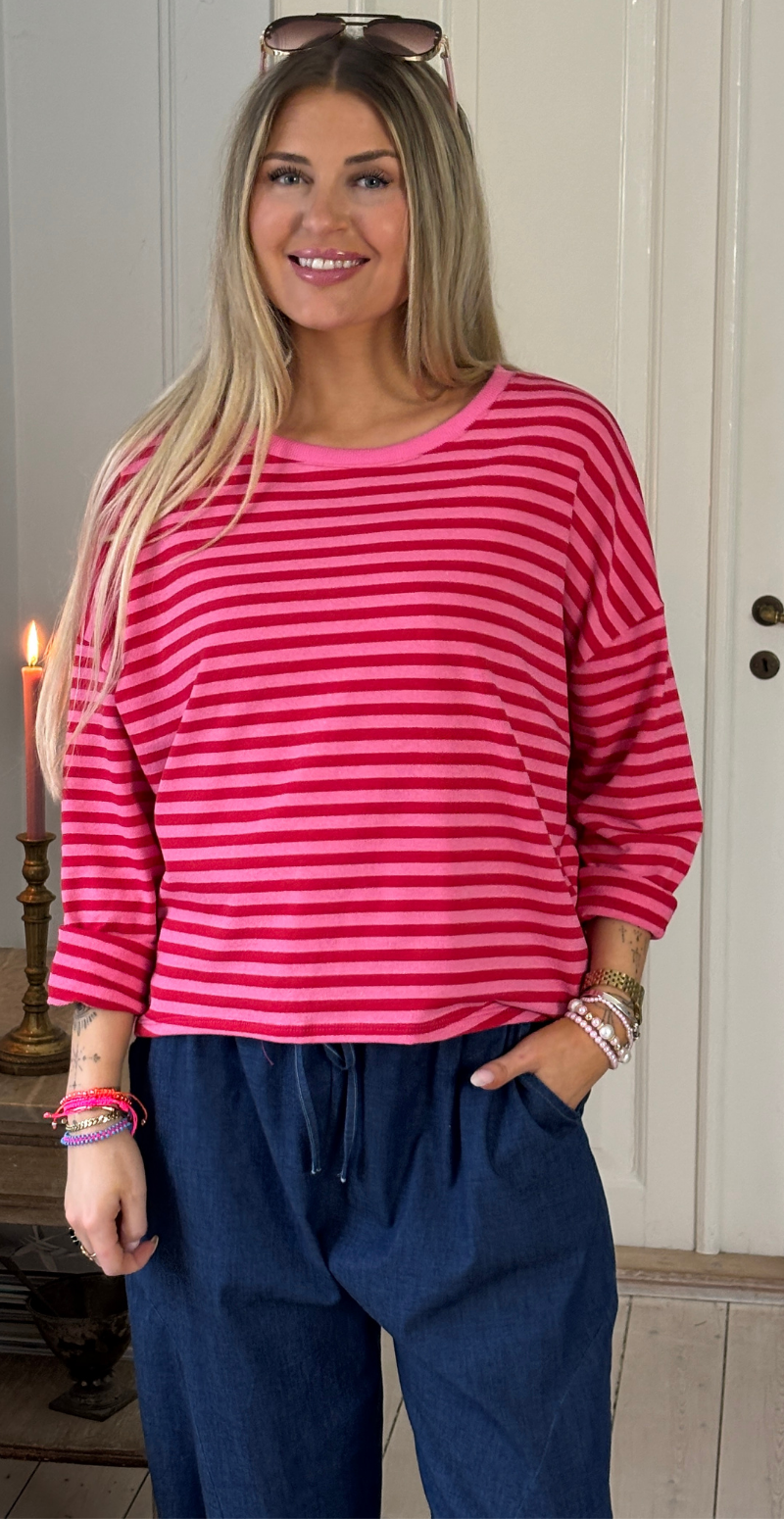 Zenia bluse i oversized pasform med striber rød/pink LikeLondon