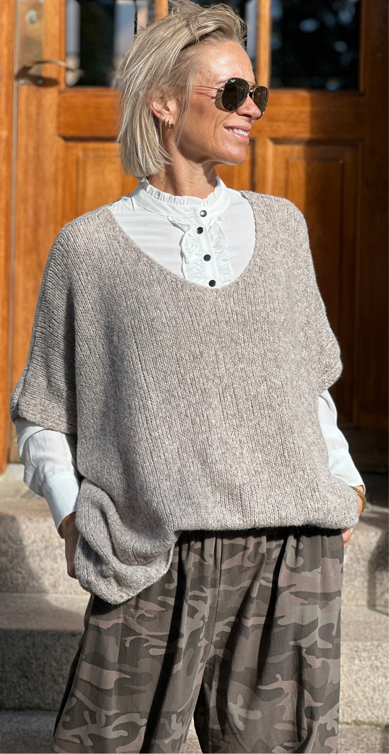 Sigga strikket oversized vest med v-hals fango LikeLondon
