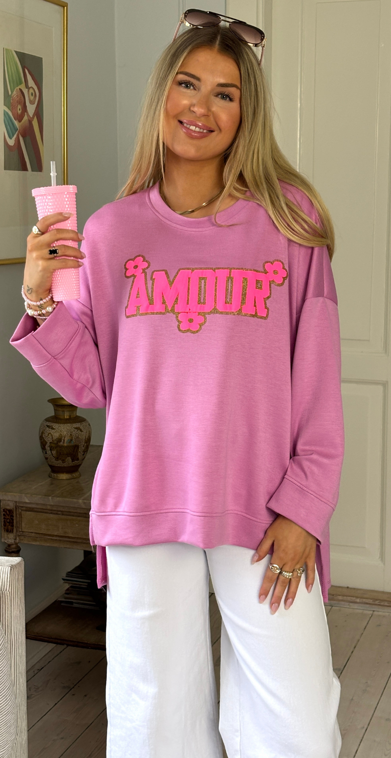 Allie sweatshirt med rund hals og "Amour" rosa LikeLondon