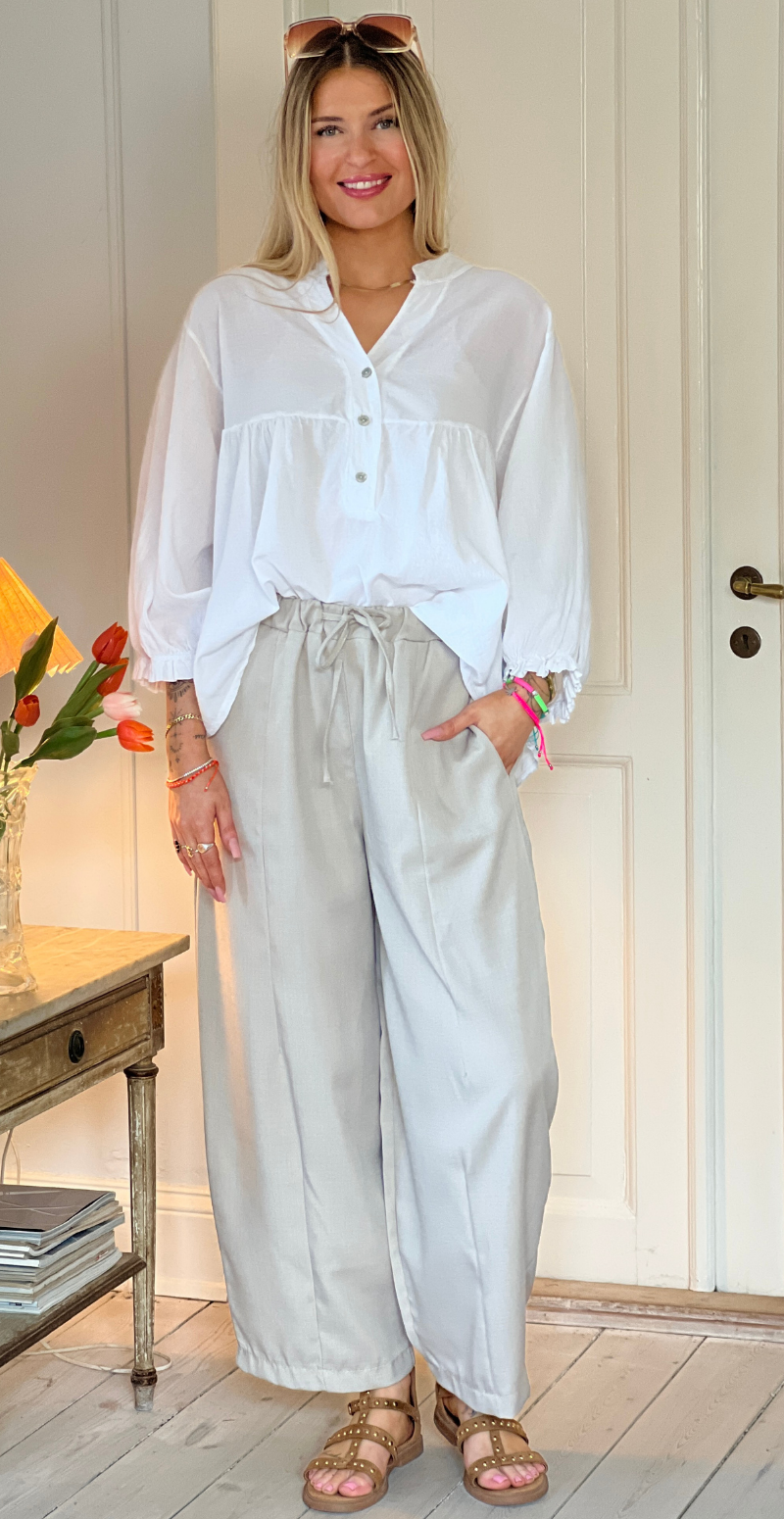 Forudbestil uge 12 Romy bukser med vidde og bindebånd i taljen beige LikeLondon