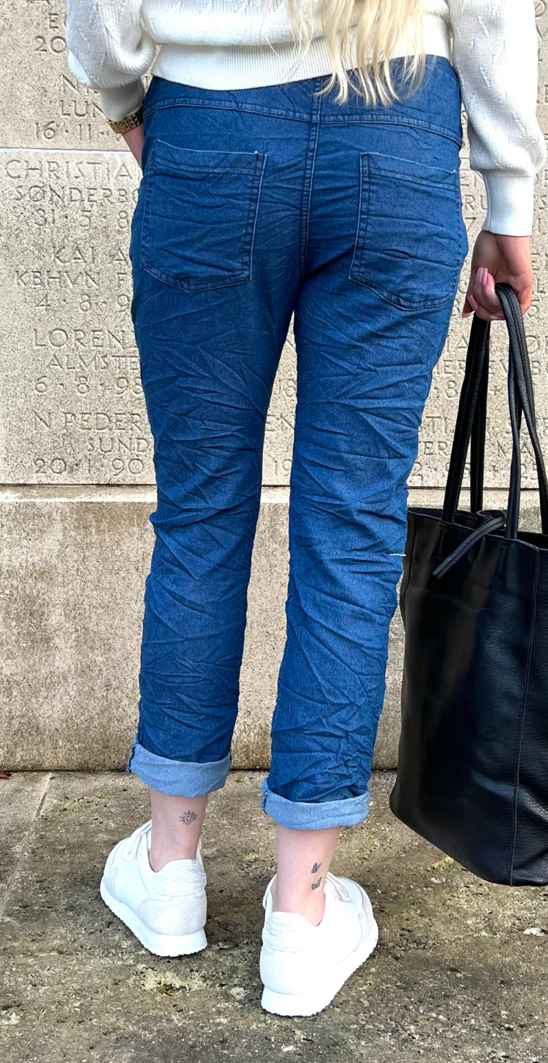 Jodie buks med skrift lys denim LikeLondon