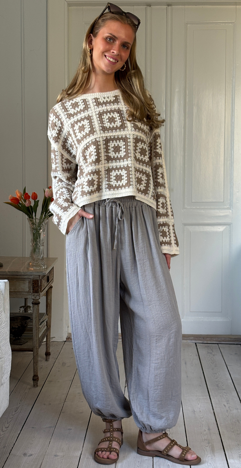 Marietta bukser med bindebånd i taljen og elastik i benene fango LikeLondon