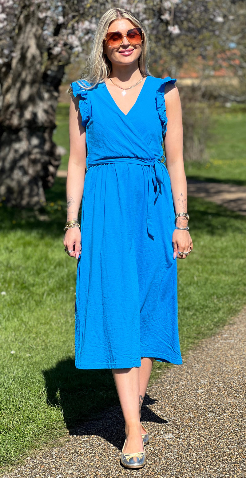 Paige kjole med flæsedetaljer og bindebånd blithe B.young