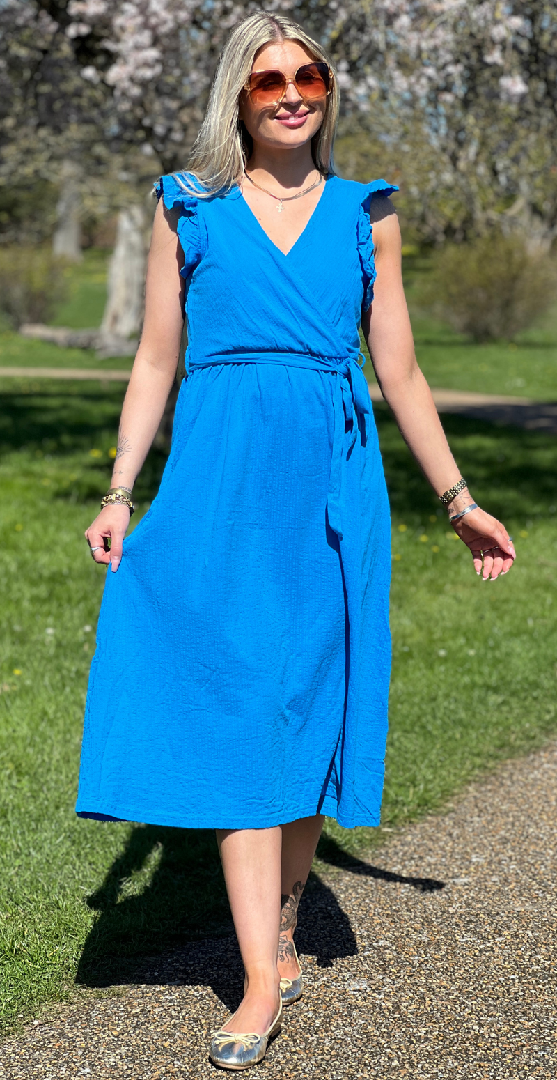 Paige kjole med flæsedetaljer og bindebånd blithe B.young