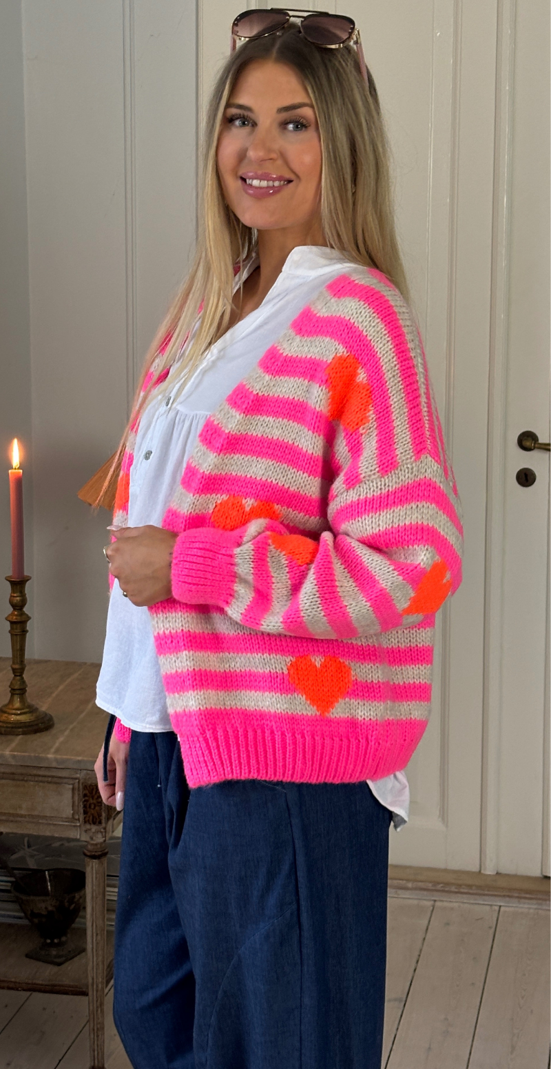 Forudbestil uge 10 Marlene strik cardigan med striber og hjerter pink LikeLondon