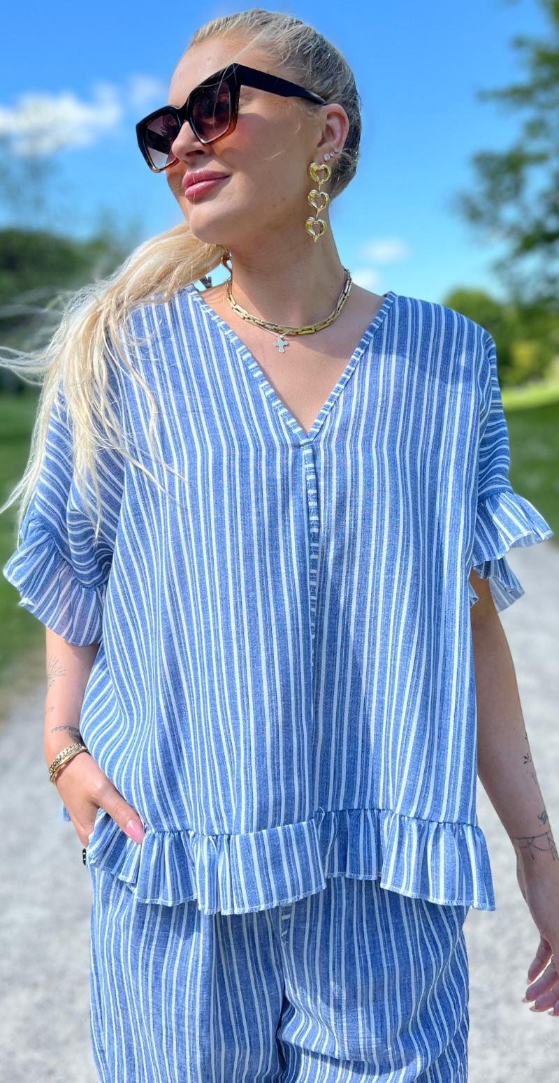 Leonora bluse med striber og bindebånd på ryggen denim LikeLondon