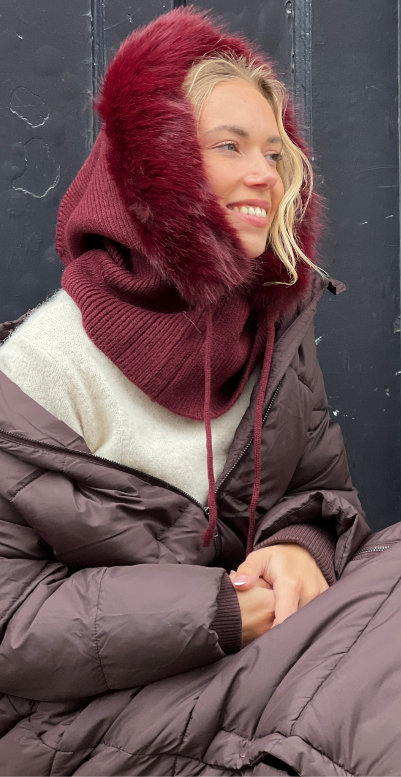 Balaclava med pelskant og snøre bordeaux LikeLondon