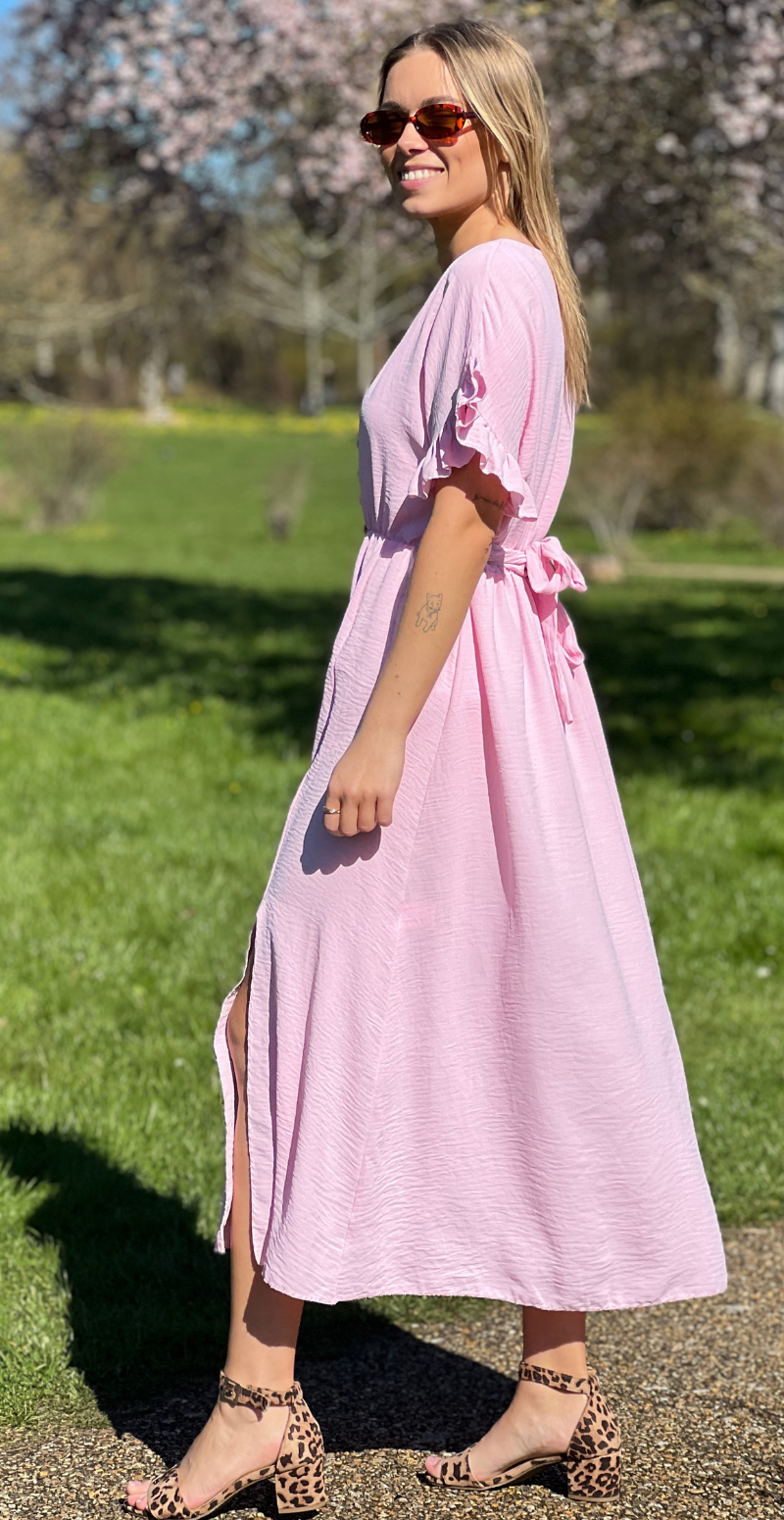 Cordelia kjole med guldknapper og bælte i taljen rosa LikeLondon