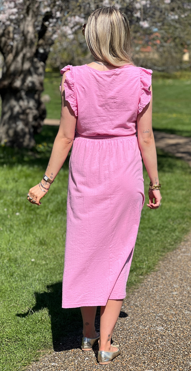 Paige kjole med flæsedetaljer og bindebånd begonia pink B.young