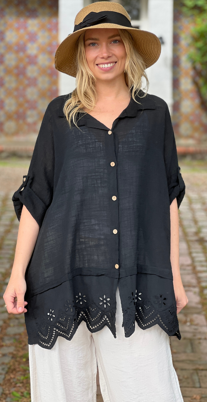 Oda skjortebluse med broderi anglaise sort LikeLondon