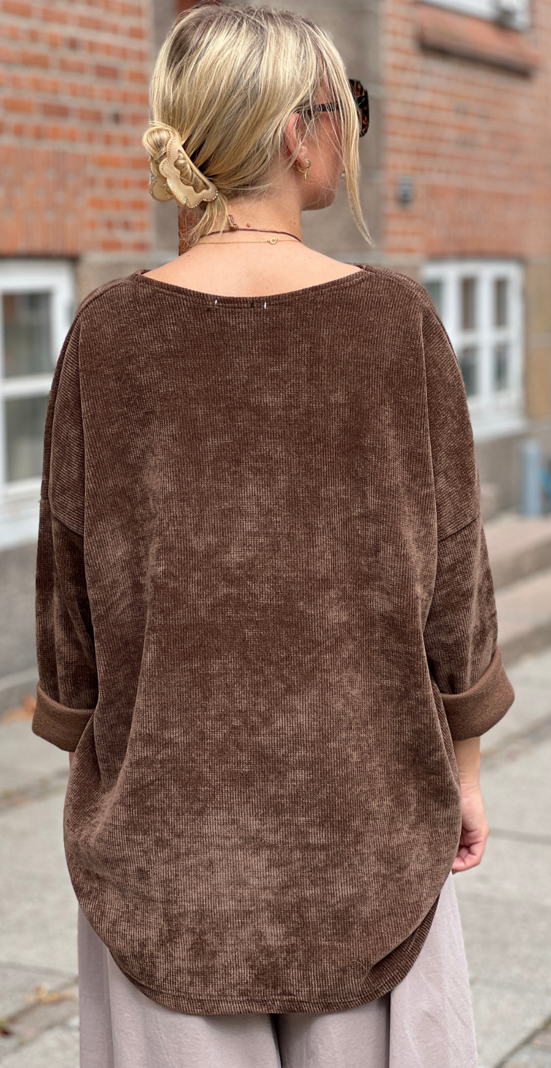 Maren bluse i velour og halskæde brun LikeLondon