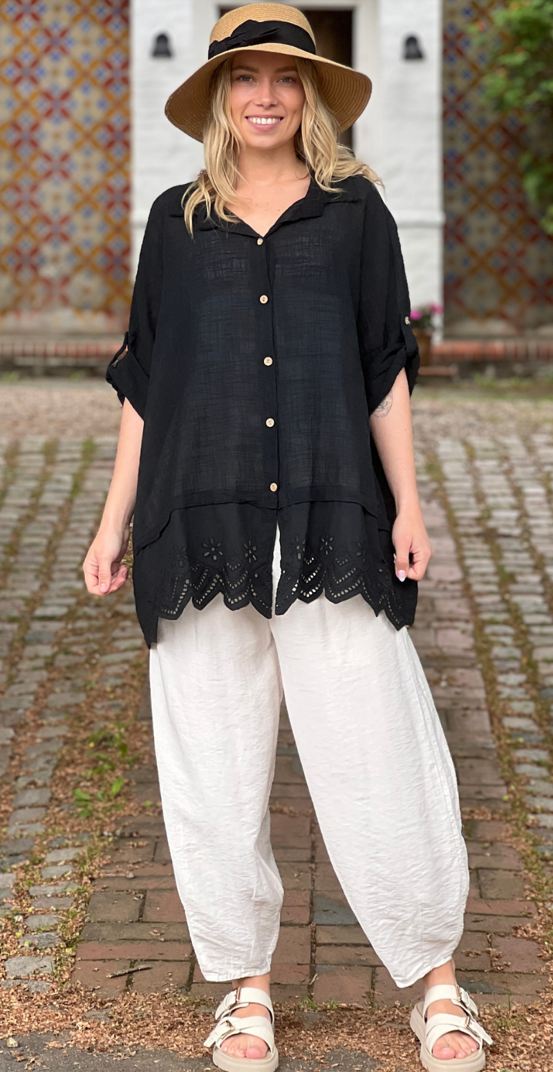 Oda skjortebluse med broderi anglaise sort LikeLondon