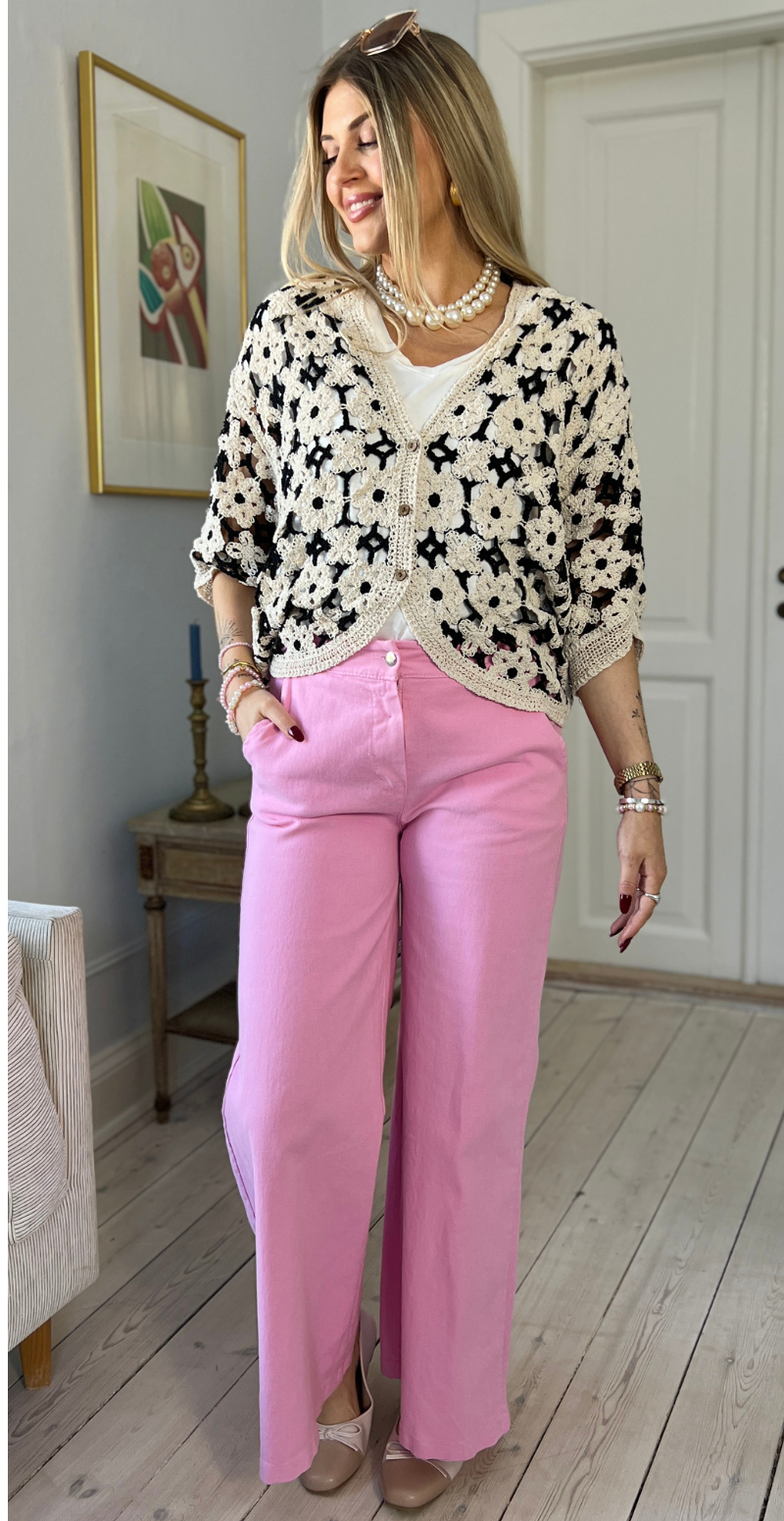 Sama kort cardigan i crochet sort/beige LikeLondon