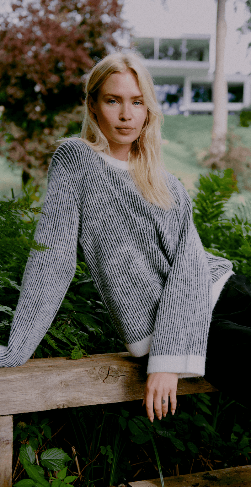Minna jumper med striber black mix