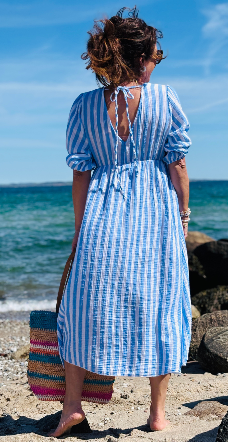Maya kjole med v-hals og striber blå/hvid LikeLondon
