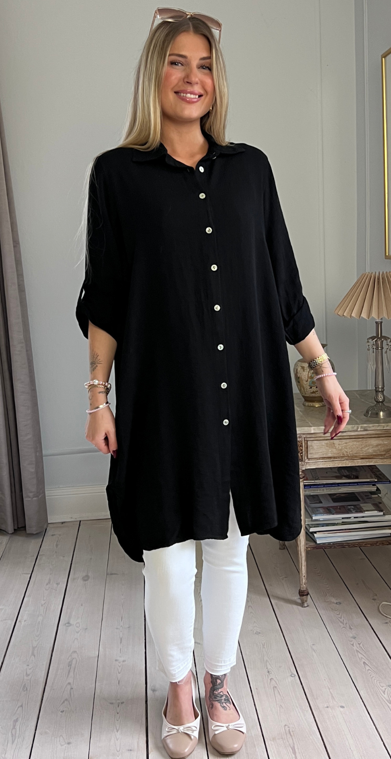 Ayla kjoletunika med perlemorsknapper og opsmøg sort LikeLondon