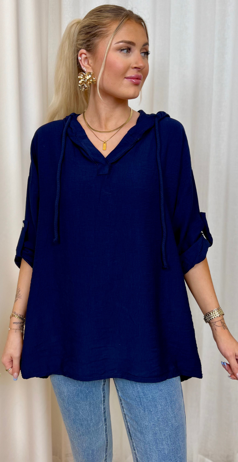 Etly bluse med hætte og snørre navy LikeLondon