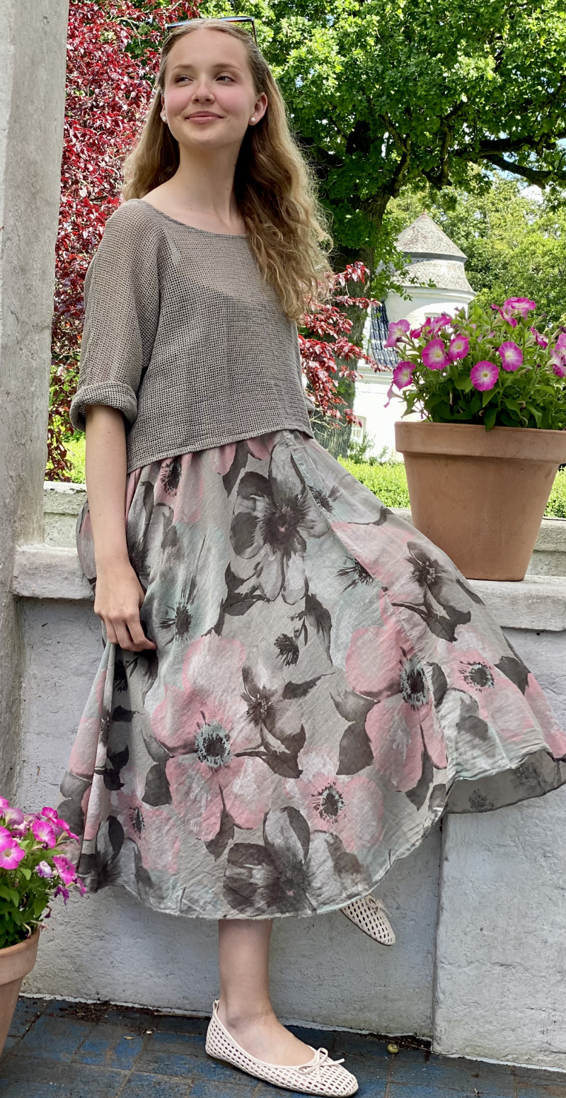 Ophelia kjole med blomsterprint og tynde stropper med tilhørende bluse fango LikeLondon