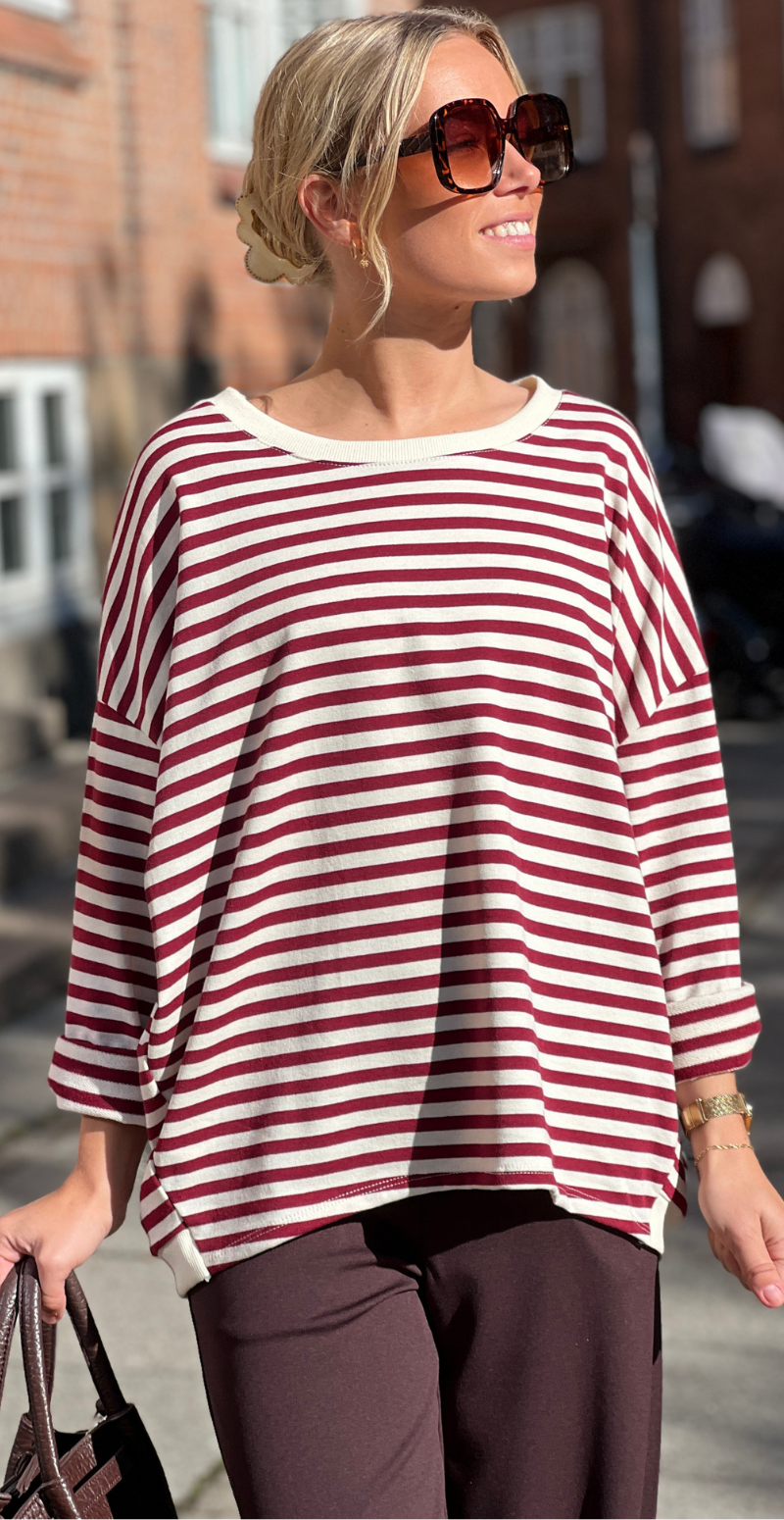 Zenia bluse med lange ærmer og striber wine red LikeLondon
