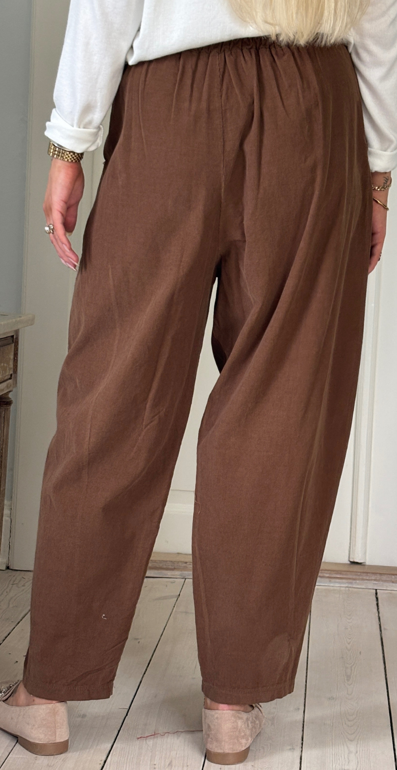 Forudbestil uge 8 Marina fløjlsbukser med slå-om detalje og vidde noce LikeLondon