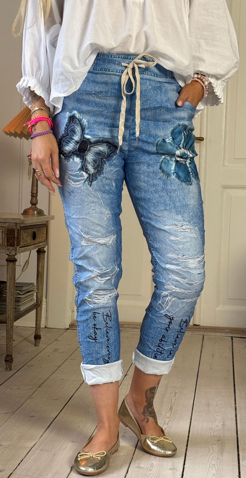 Sisse bukser med sommerfugl og blomst Likelondon