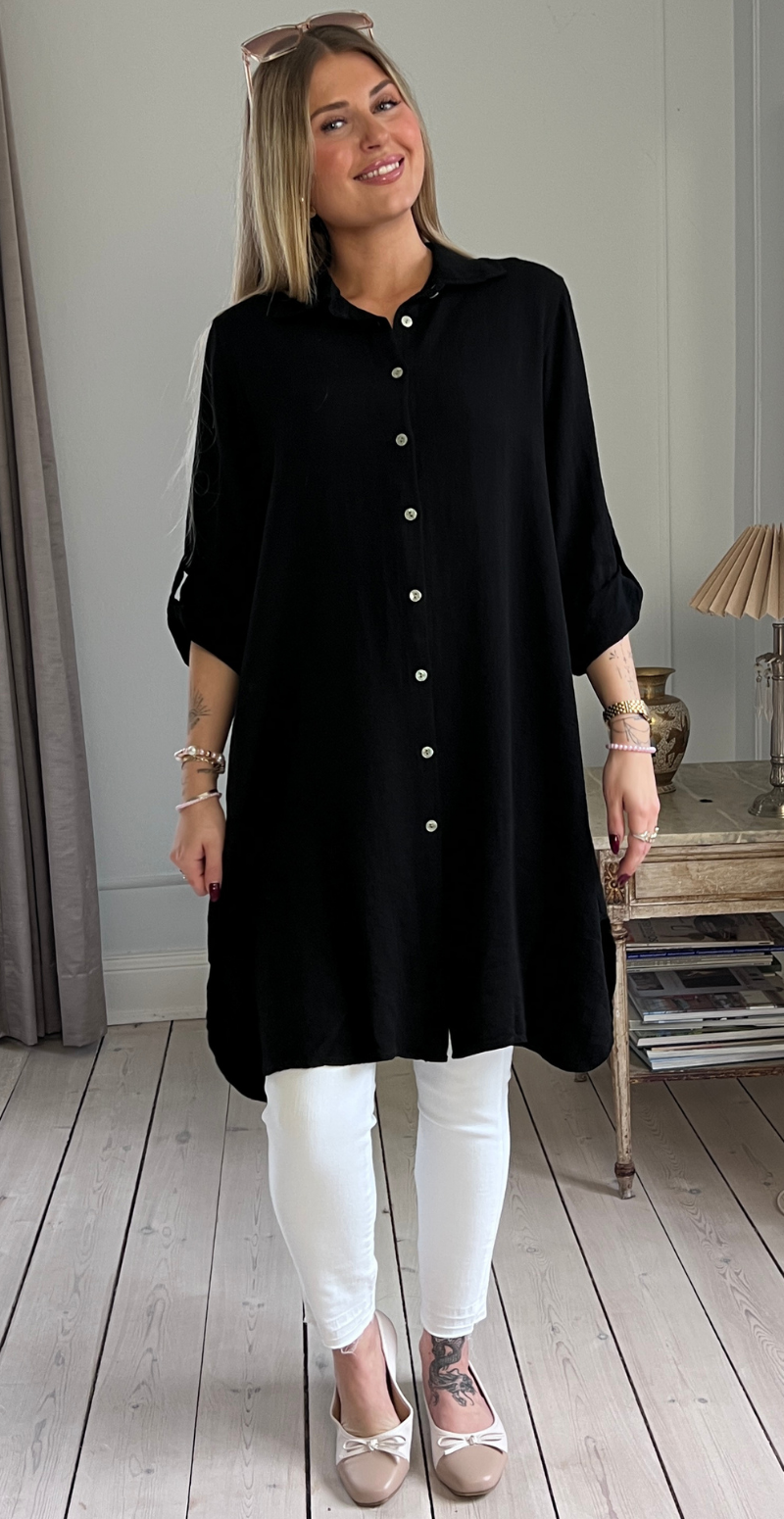 Ayla kjoletunika med perlemorsknapper og opsmøg sort LikeLondon