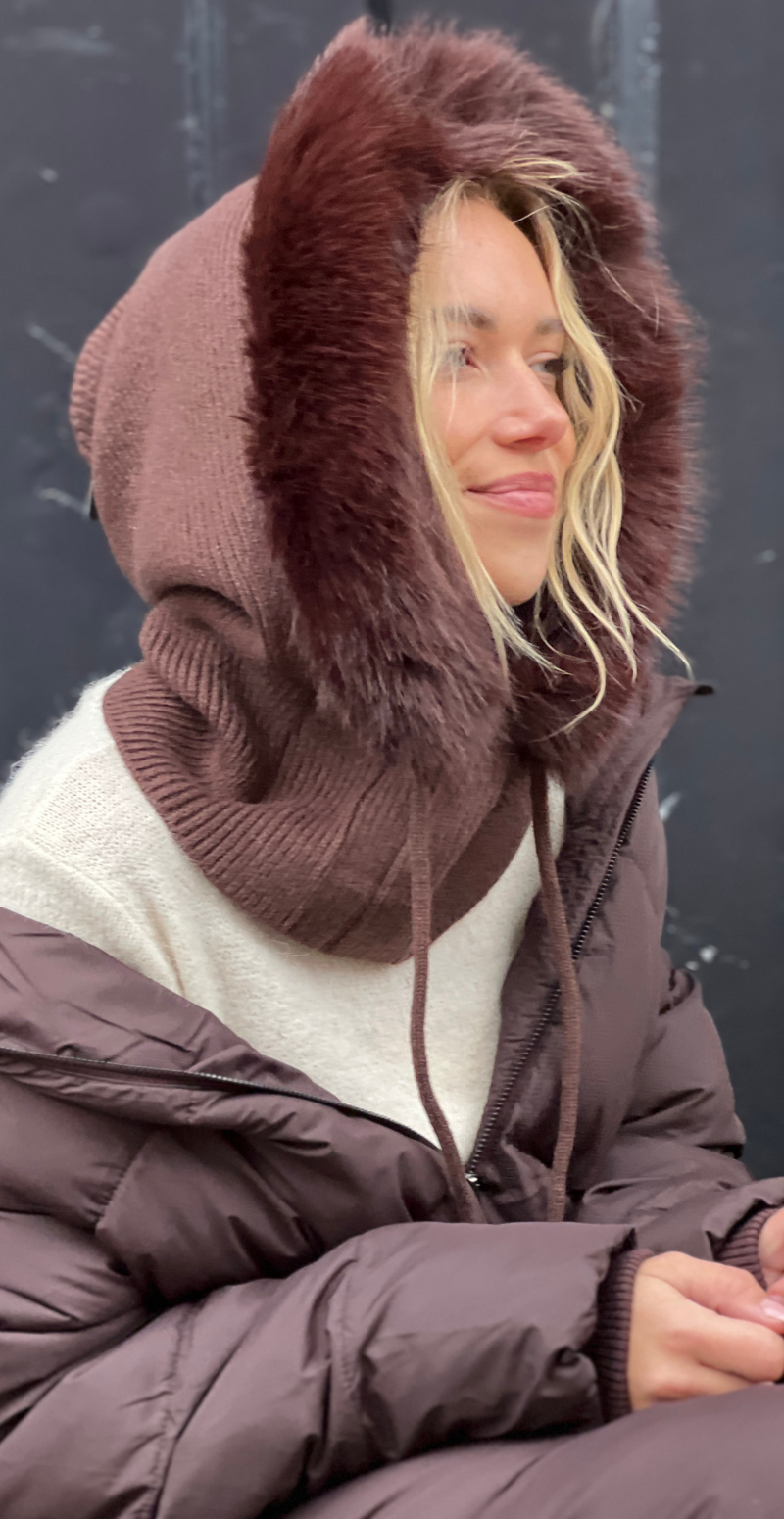 Balaclava med pelskant og snøre brun LikeLondon