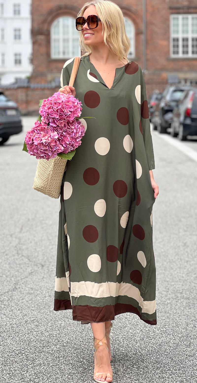 Effie lang kjole med store dots og lommer khaki LikeLondon
