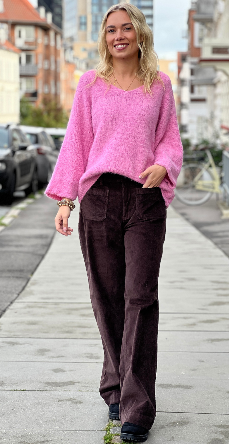 Bodil strikbluse i uld med v-hals og 3/4 ærmer baby pink LikeLondon