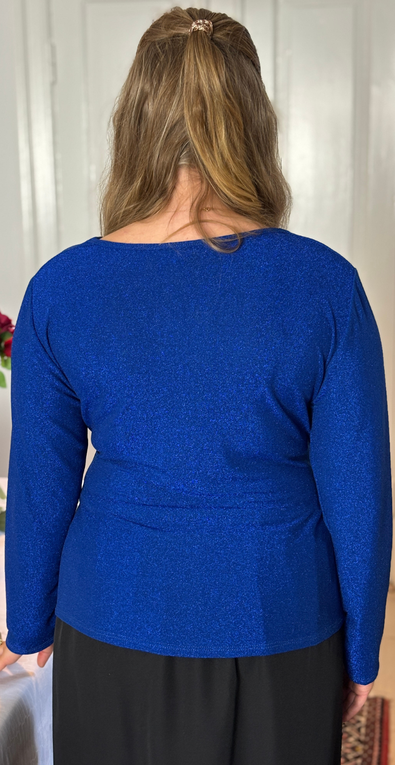 Nela glimmer bluse med wrap-effekt royalblue LikeLondon