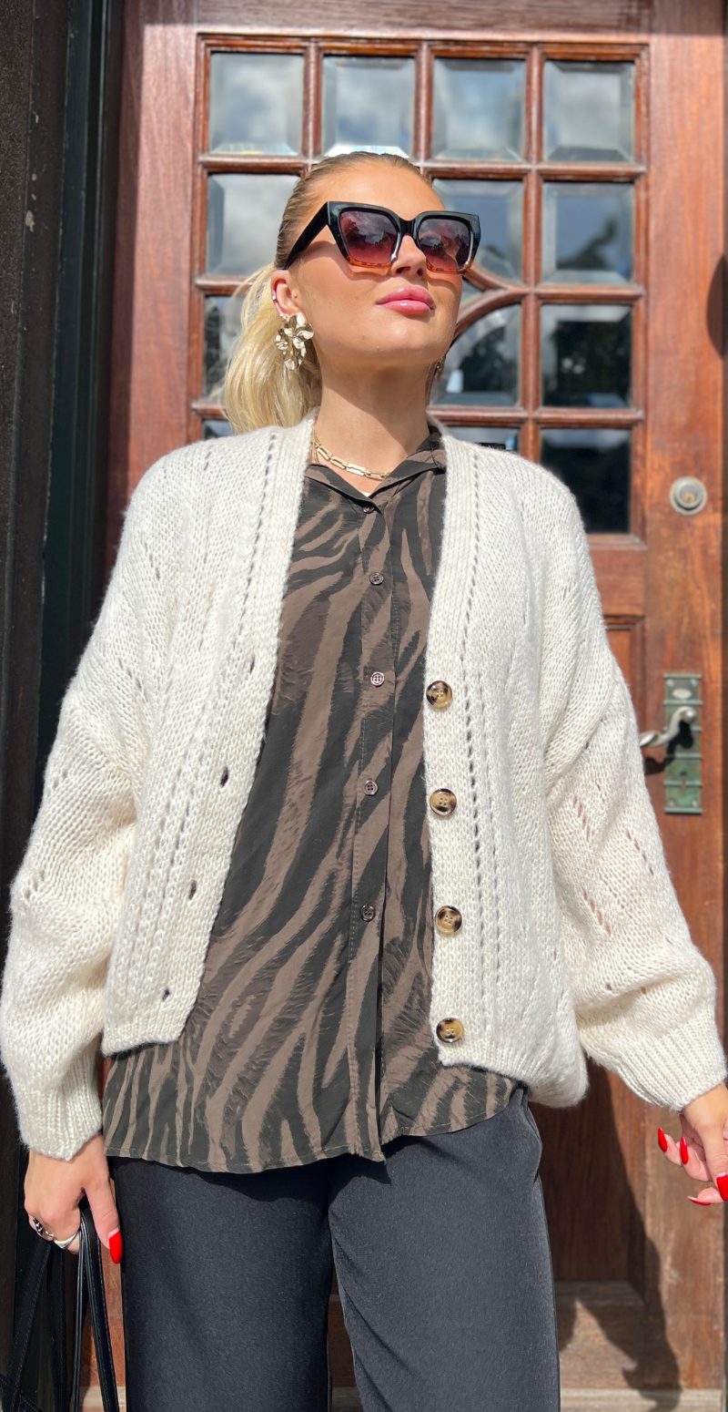 Tara mohair cardigan med hulmønster beige LikeLondon