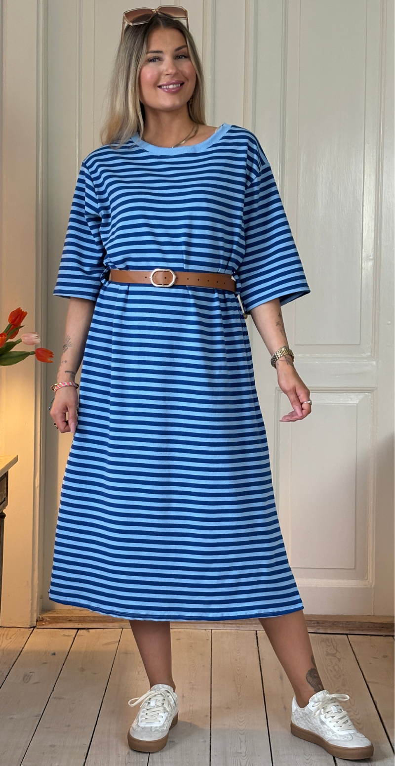 Zenia kjole med striber i royal blue LikeLondon