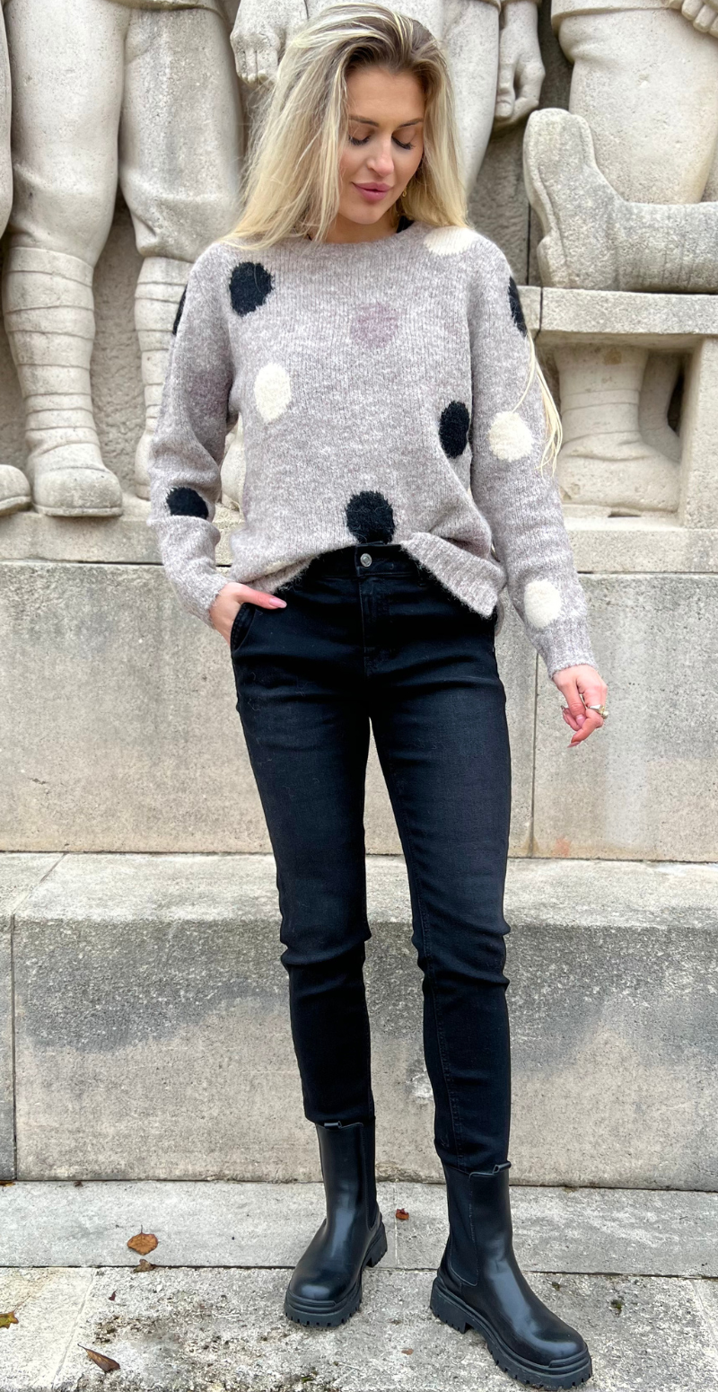Louisa pullover desert taupe w. black