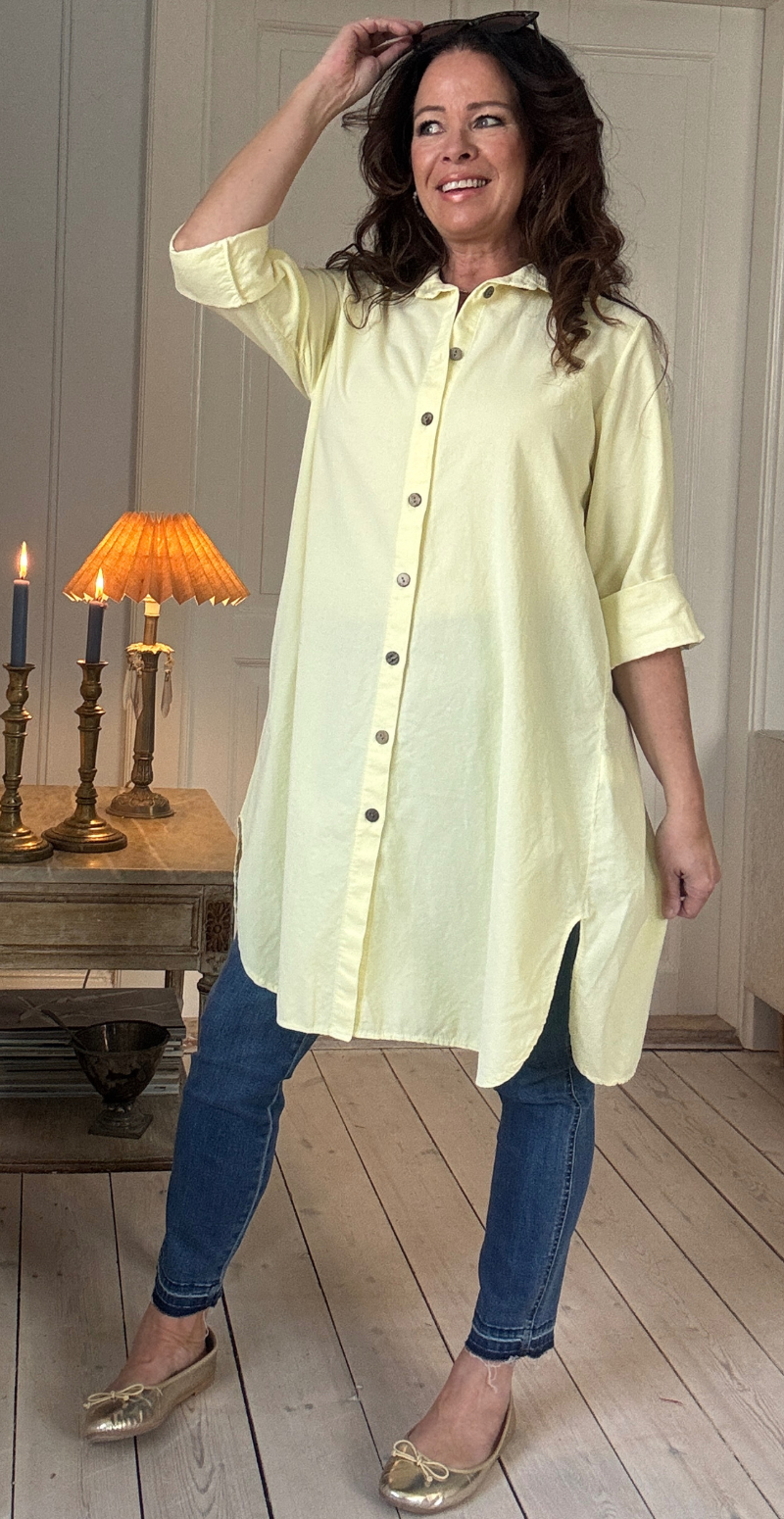 Danica fløjls kjole-tunika med knapstolpe gul LikeLondon