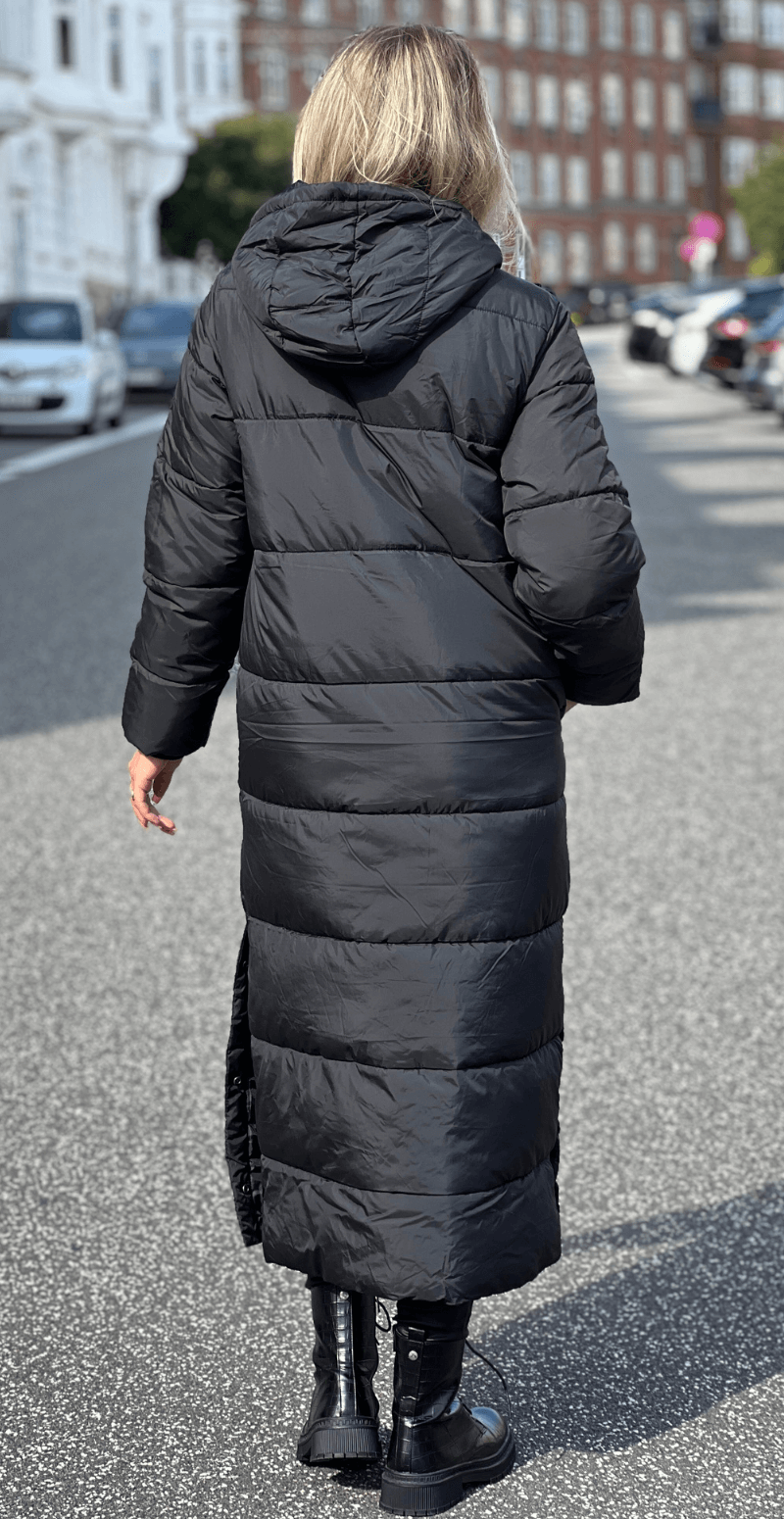 Liva frakke med hætte sort LikeLondon