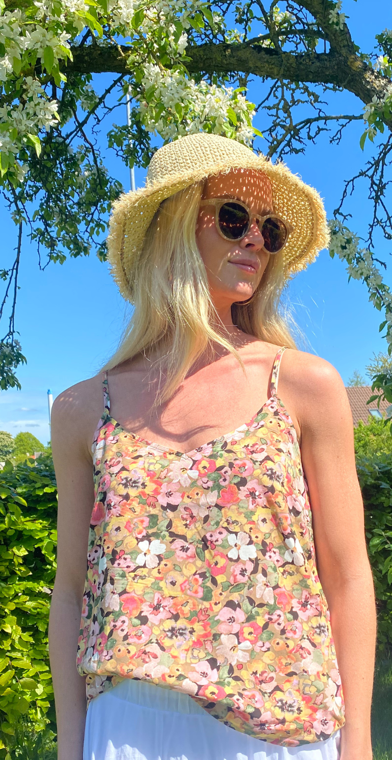 Joella stroptop coral blush flower